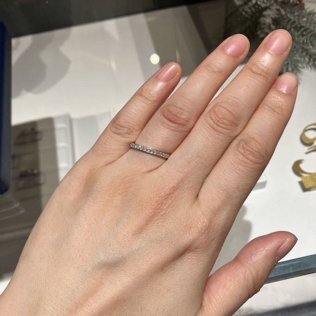【銀座ダイヤモンドシライシの口コミ】 ハーフエタニティで検討しており、試着しました。ダイヤは綺麗だと思いま…