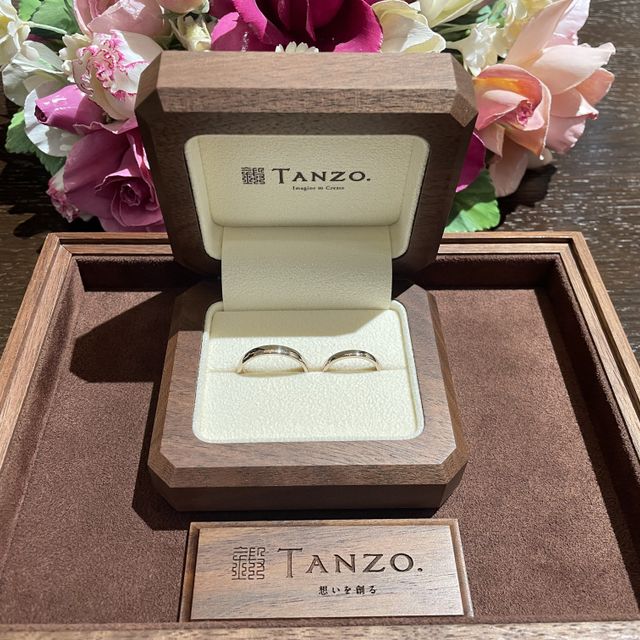 【TANZO.(鍛造指輪)の口コミ】 温かみがあり、他にないコーラルゴールドの色味と、鏡面仕上げでぷっくり…