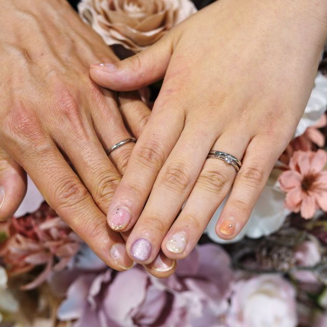 【銀座ダイヤモンドシライシの口コミ】 プラチナの指輪を選びました。デザインは、夫婦で合わせました。
ねじれの…