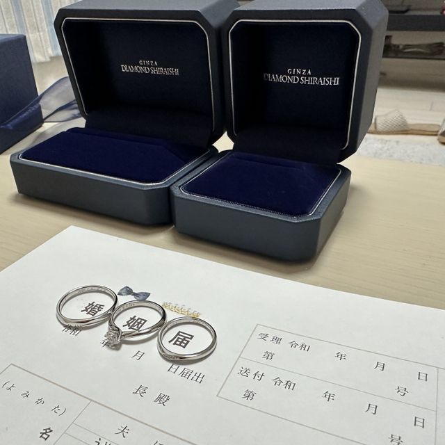 【銀座ダイヤモンドシライシの口コミ】 他のブランドより良い物が買えるイメージ。
中々知識もなく不安がお多い中…