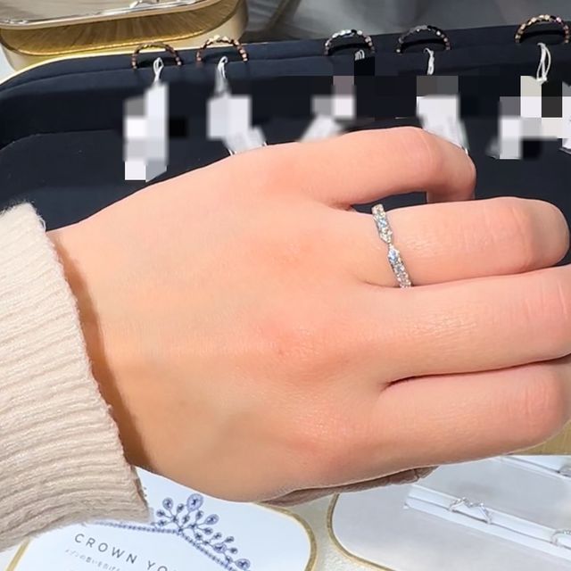 【ショーメ(CHAUMET)の口コミ】 「TRIOMPHE DECHAUMET」マリッジリングです。ダイヤモンドが散りばめられ…