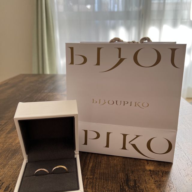 【Flavor(フレーバー)の口コミ】 指輪のデザインがシンプルかつ可愛くペア感もあってとても気に入っていま…