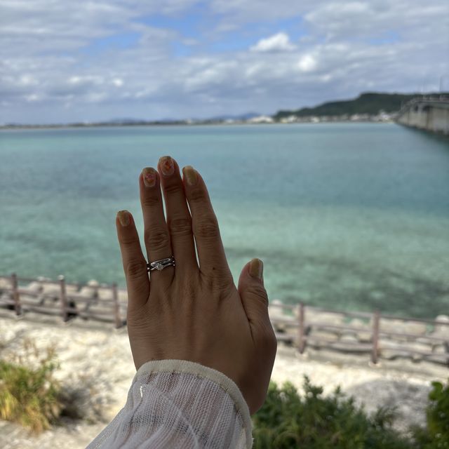 【ラザール ダイヤモンド(LAZARE DIAMOND)の口コミ】 婚約指輪はシンプルなデザインが好みで、一石のものに絞って探していまし…