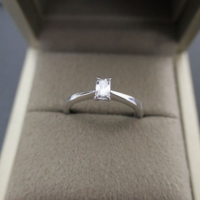 【和光ブライダルブティックギンザの口コミ】 婚約指輪は四角いカットのダイヤモンドが良い！とずっと前から決めていま…