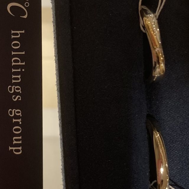 【4℃ BRIDAL(ヨンドシーブライダル)の口コミ】 ゴールドとプラチナが入っているペアの結婚指輪を探していて、女性側にだ…