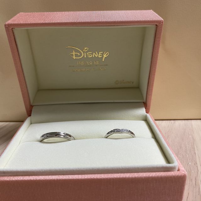 【ケイウノ ブライダル(K.UNO BRIDAL)の口コミ】 ディズニーデザインの種類がたくさんあり、
その中でもアラジンの指輪のデ…