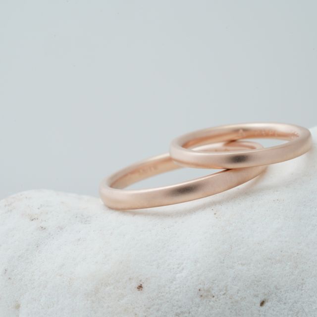 【THREE TREES(スリーツリーズ)の口コミ】 長くつけられるシンプルなデザインにしたいと相談し、お互いの指輪を作り…