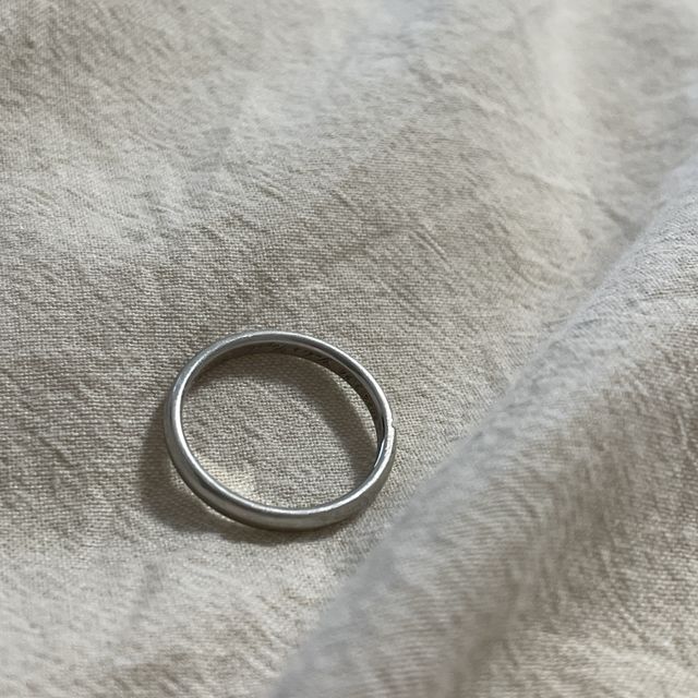 【銀座ダイヤモンドシライシの口コミ】 シンプルで日常遣いできる。指輪によって肌触りの種類がたくさんあるが、…