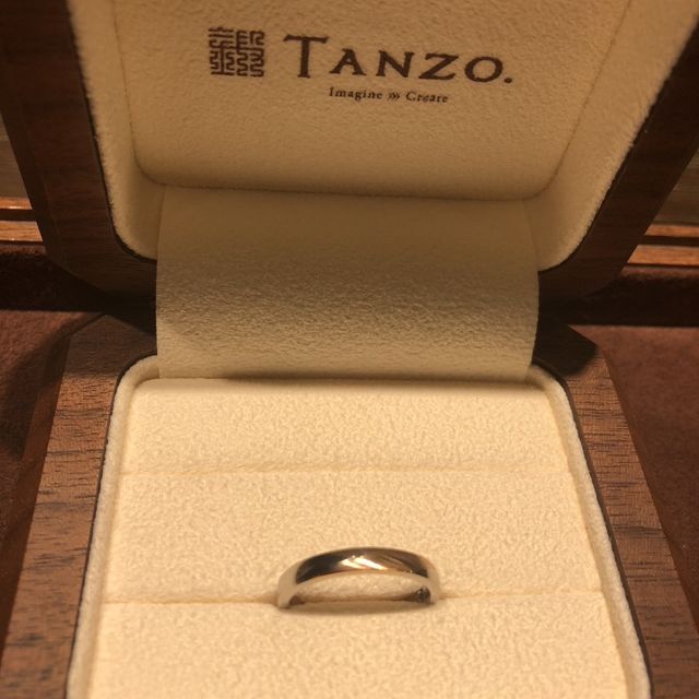 【TANZO.(鍛造指輪)の口コミ】 デザインとしてはシンプルだが、何かワンポイントが欲しいと思い、金面を…