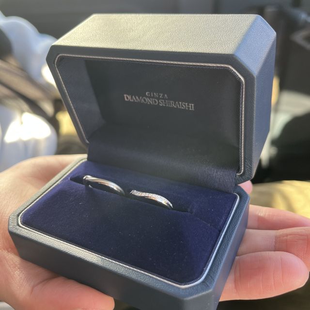 【銀座ダイヤモンドシライシの口コミ】 V字のリングで指が綺麗に見えた。ダイヤモンドが入っている指輪が欲しかっ…