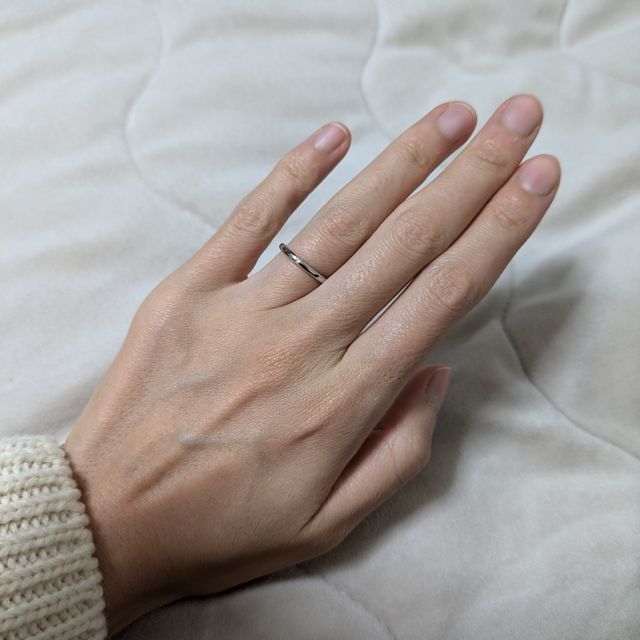 【アイプリモ(I-PRIMO)の口コミ】 シンプルで飽きが来ないデザイン。幅が細いので指が長く見える。鍛造製法…