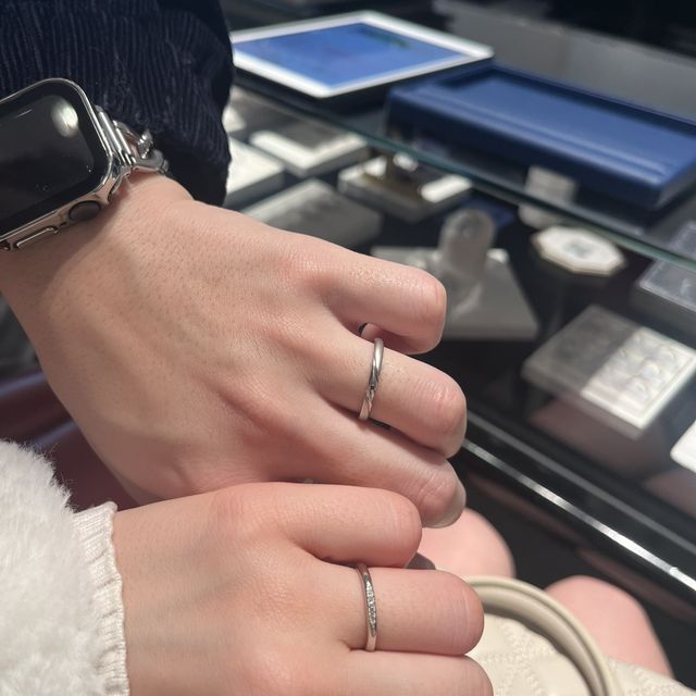 【エクセルコダイヤモンド(EXELCO DIAMOND)の口コミ】 デザインはマット加工が施されており付けていておしゃれさもあり、かっこ…