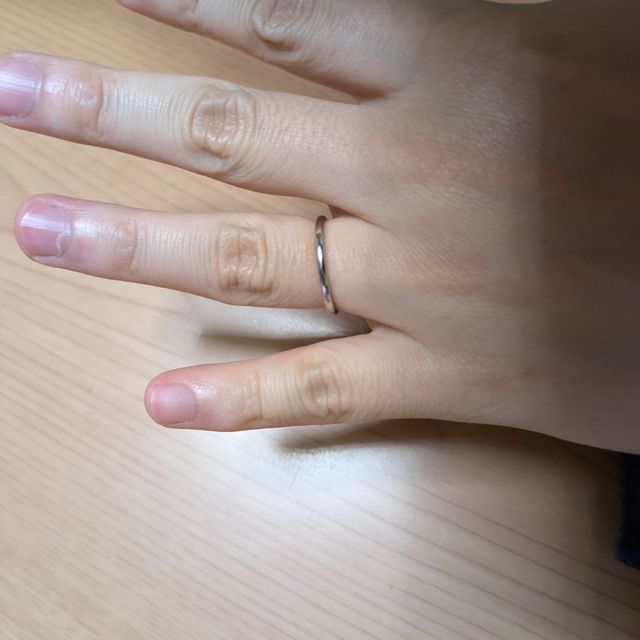 【アイプリモ(I-PRIMO)の口コミ】 今後ずっと着用するので、シンプルで何にでも似合う、飽きのこないデザイ…