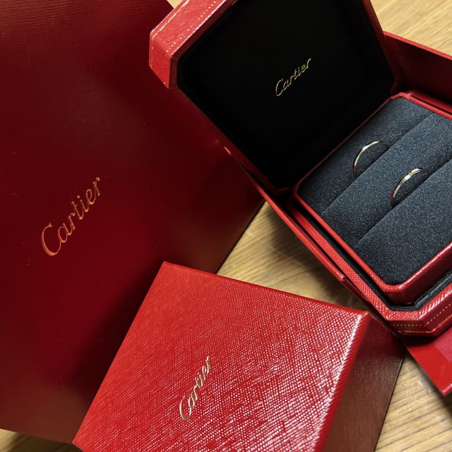 【カルティエ(Cartier)の口コミ】 色々とデザインが豊富にあり悩んだがお互いにシンプルなデザインを理想と…