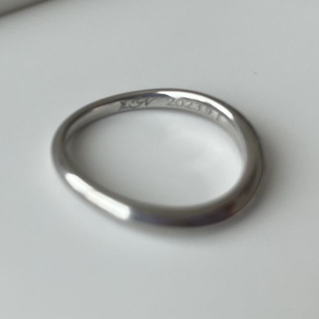 【ケイウノ ブライダル(K.UNO BRIDAL)の口コミ】 【デザイン】
セミオーダー
（外側）
アンティークで可愛らしいイメージで…