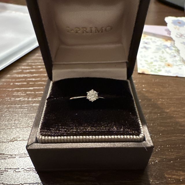 【アイプリモ(I-PRIMO)の口コミ】 シンプルかつ大きなダイヤが強調されていて、直感でこれだ！となりました…