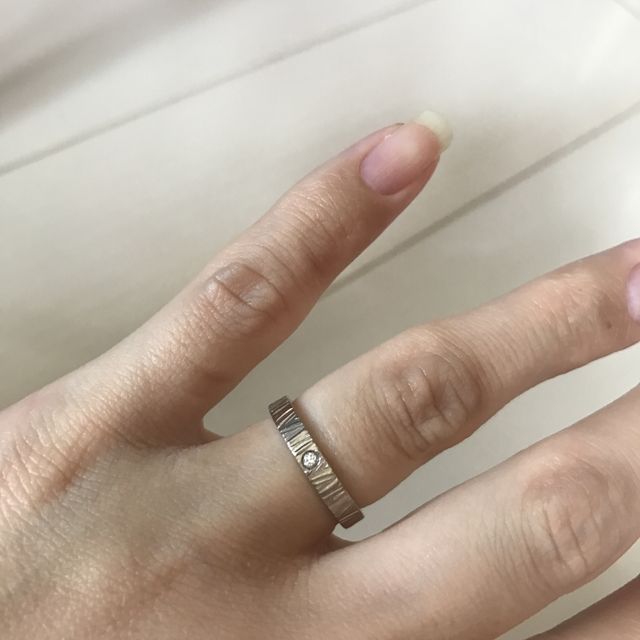 【REGALO(レガロ)の口コミ】 最初は毎日付けるものなので華奢なものにしようか悩んだのですが、お互い…