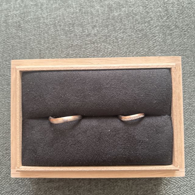 【出雲結(いずもゆい)の口コミ】 アシンメトリーなデザインに惹かれました。夫は飲食で働いていて私服もカ…