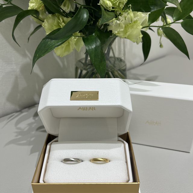 【AHKAH(アーカー)の口コミ】 夫がプラチナ、私がゴールドという色の組み合わせだけ決めて探していたと…