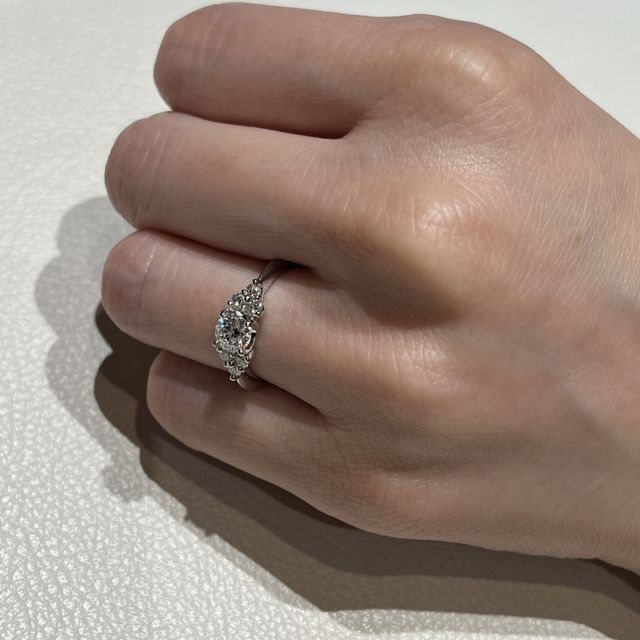 【アイプリモ(I-PRIMO)の口コミ】 派手すぎないけど華やかでつけていて気分の上がるような指輪を探していま…