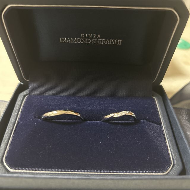 【銀座ダイヤモンドシライシの口コミ】 2人ともウェーブのデザインでシンプルでも可愛さがあって気に入って居ます…