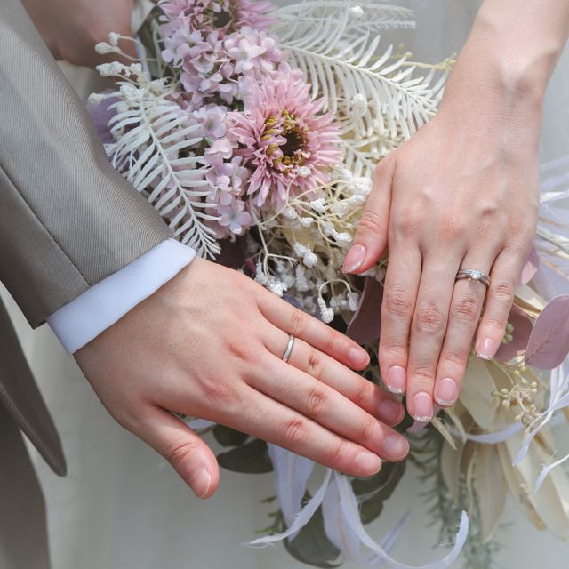 【銀座ダイヤモンドシライシの口コミ】 シンプルかつ王道の形の「ソリティア」に絞って探しました。着け心地やデ…