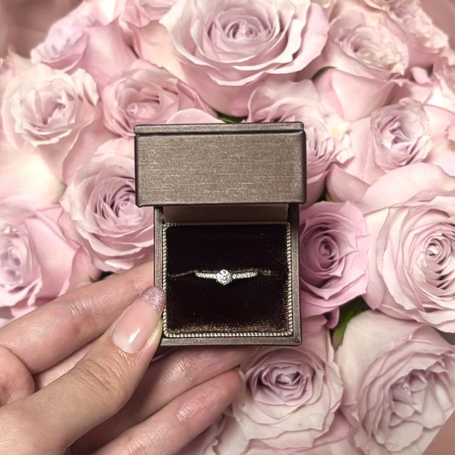 【アイプリモ(I-PRIMO)の口コミ】 デザインがとにかく可愛いです。初めて指輪を見に店舗へ行き、たくさんの…