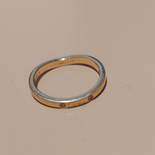 【カルティエ(Cartier)の口コミ】 Cartierのピンクゴールド色の指輪です。
ダイヤが３つ付いており手のひら…