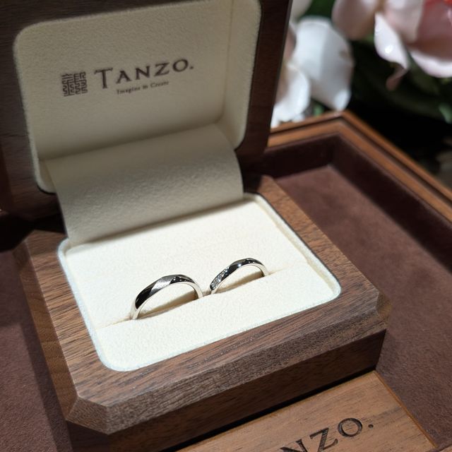 【TANZO.(鍛造指輪)の口コミ】 夫婦で揃ったデザインにしたかったのですが、あまりにも同じすぎるものは…