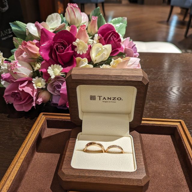 【TANZO.(鍛造指輪)の口コミ】 デザインが想像以上な仕上がりでした。指輪の素材の色味も多種類から選ぶ…