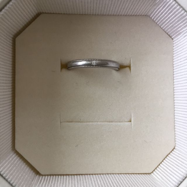 【4℃ BRIDAL(ヨンドシーブライダル)の口コミ】 デザインはミルグレインと決めており、サイズ直しができるものが良かった…