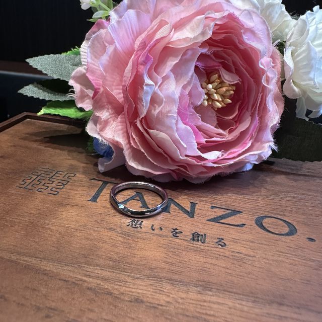 【TANZO.(鍛造指輪)の口コミ】 指輪デザインを自分の想像通りにできた。スターダスト加工がすごく魅力的…