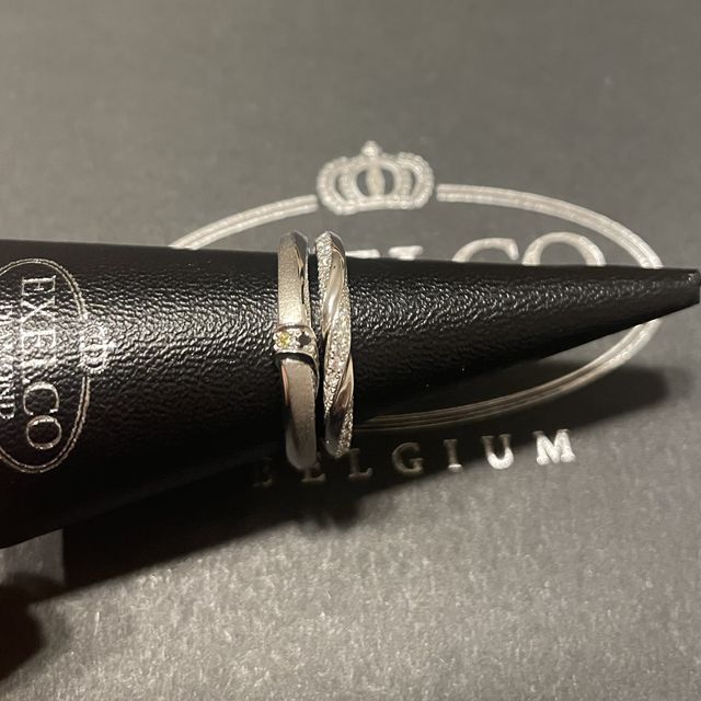 【エクセルコダイヤモンド(EXELCO DIAMOND)の口コミ】 男性用のフェデリング
ブラックのストーン２つを１つだけイエローに変更
…