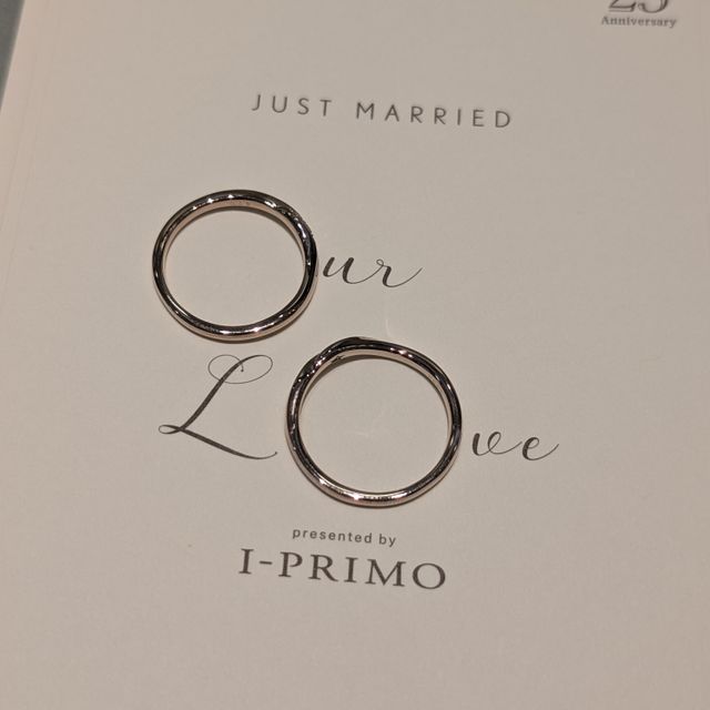 【アイプリモ(I-PRIMO)の口コミ】 初めは指輪はストレートな形状で幅太めを希望していたのですが、パーソナ…