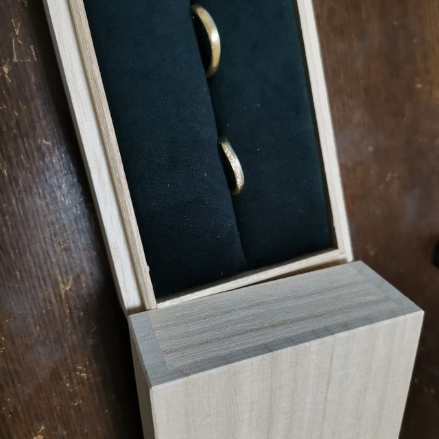 【出雲結(いずもゆい)の口コミ】 Instagramの広告で見て一目惚れをしました。パーソナルカラー的に、プラチ…