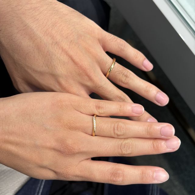 【アイプリモ(I-PRIMO)の口コミ】 指輪の波打つようなデザインが、2人の指輪を合わせると繋がっているように…