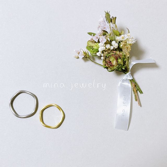 【mina.jewelry(ミナジュエリー)の口コミ】 デザインはゆらぎ(6回ひねり)、ヘアライン仕上げ、マルゴカクで統一して、…