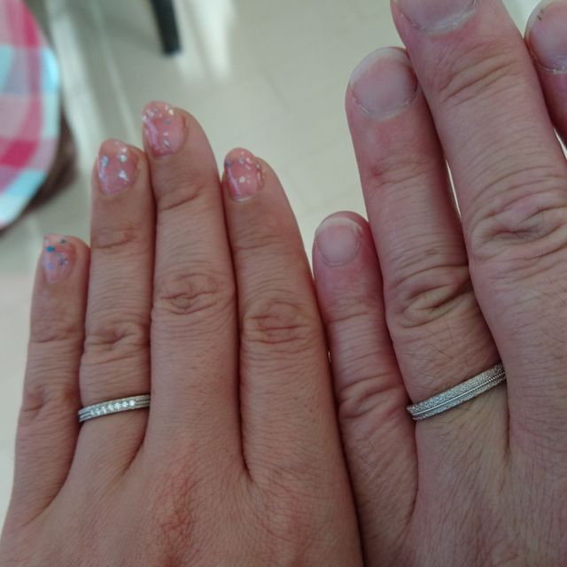 【PILOT BRIDAL(パイロットブライダル)の口コミ】 ミル打ち、艶消しタイプの結婚指輪を探していました。こちらの指輪の艶消…