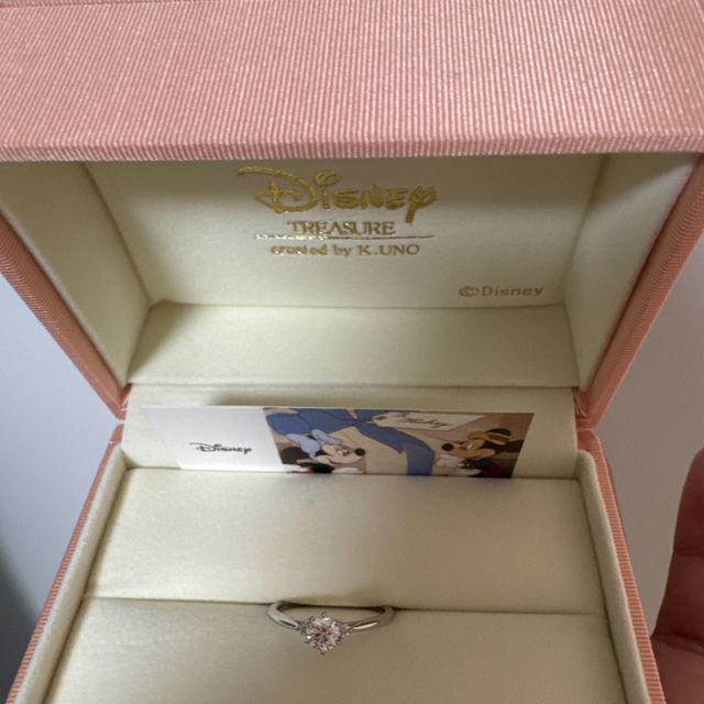 【ケイウノ ブライダル(K.UNO BRIDAL)の口コミ】 ミッキーとミニーちゃんのデザインをあしらったディズニーの指輪。0.33カ…