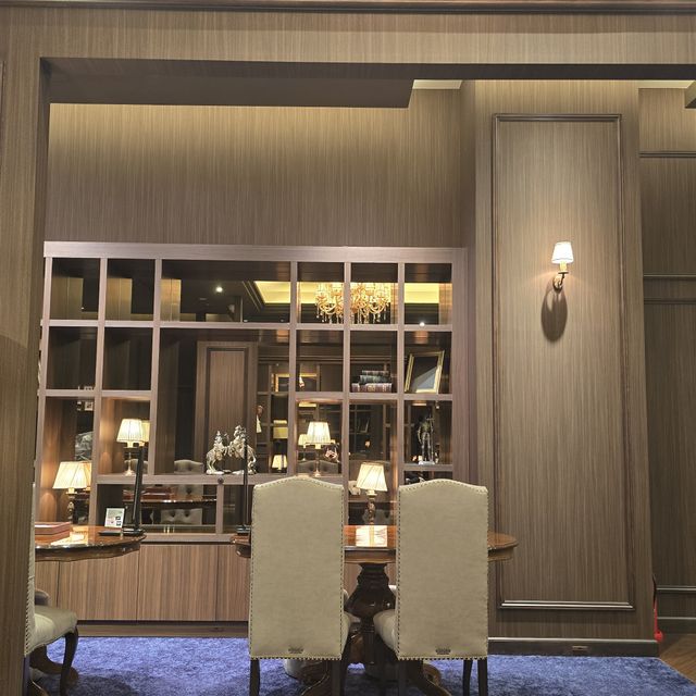 【TANZO.(鍛造指輪)の口コミ】 鍛造製法で作っているため何より頑丈。
指輪のケースが木製でおしゃれ。
…