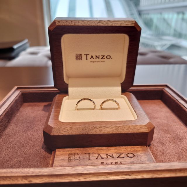 【TANZO.(鍛造指輪)の口コミ】 シンプルなデザインでも、細かいこだわりをオーダーできるため、自分だけ…