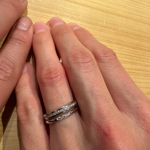 【TOMOE(トモエ)の口コミ】 デザインがシンプルで好みでした。
また、お店の雰囲気も素敵で、私たちに…