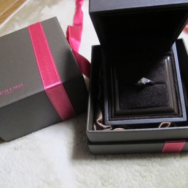 【アイプリモ(I-PRIMO)の口コミ】 自分の手に合った指輪のデザインが見つかったことと、天然のピンクダイヤ…