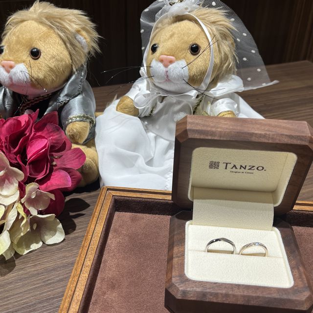 【TANZO.(鍛造指輪)の口コミ】 TANZOオリジナルとのことである、シャンパンゴールドを選びました。
ダイ…