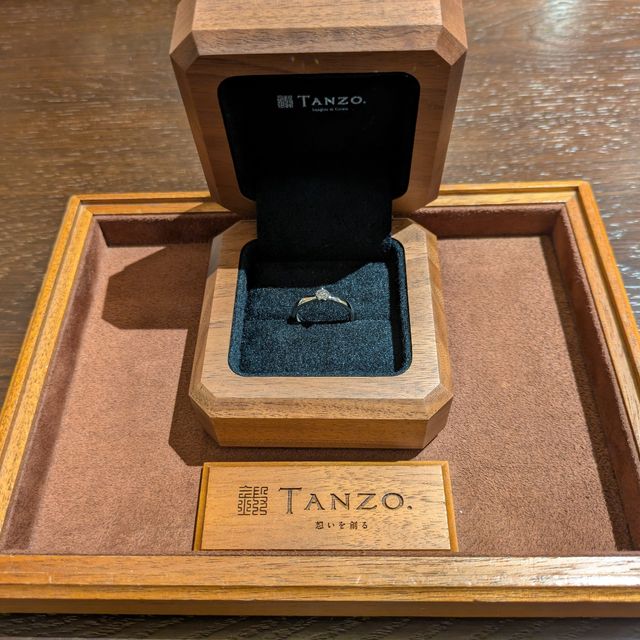【TANZO.(鍛造指輪)の口コミ】 最初、指にアクセサリーをつけることを渋っていた彼氏が、
つけ心地や色味…