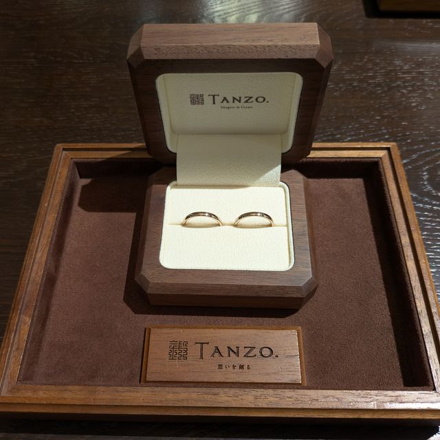 【TANZO.(鍛造指輪)の口コミ】 最初、指にアクセサリーをつけることを渋っていた彼氏が、
つけ心地や色味…