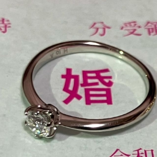 【COCCO(コッコ)の口コミ】 一粒ダイヤの定番デザインの指輪です。シンプルなデザインでとてもかわい…