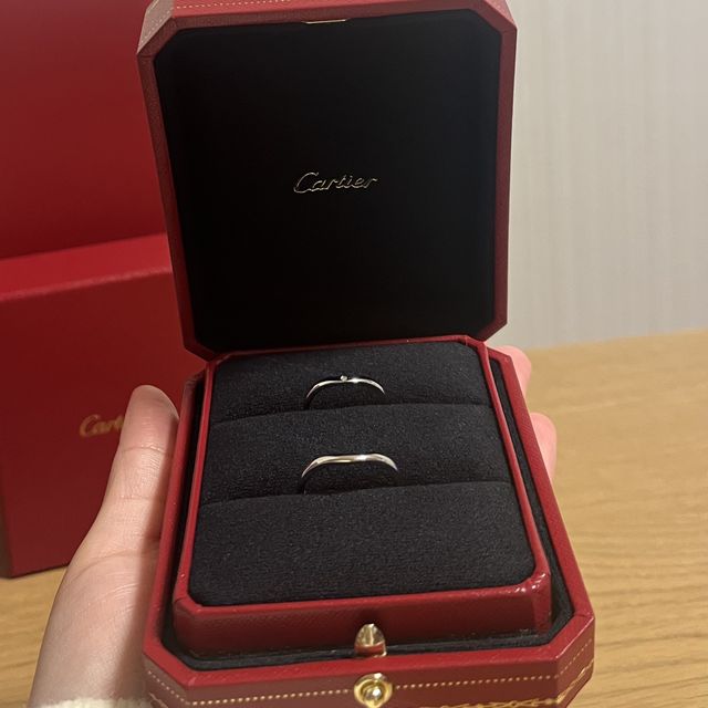 【カルティエ(Cartier)の口コミ】 一度は憧れる、カルティエバレリーナ。
Vラインのおかげで、私も彼も指も…