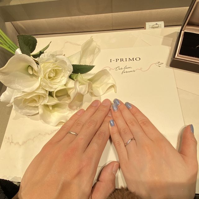 【アイプリモ(I-PRIMO)の口コミ】 ねじれがとても素敵で、婚約指輪と合わせても違和感がなかったです。中に…