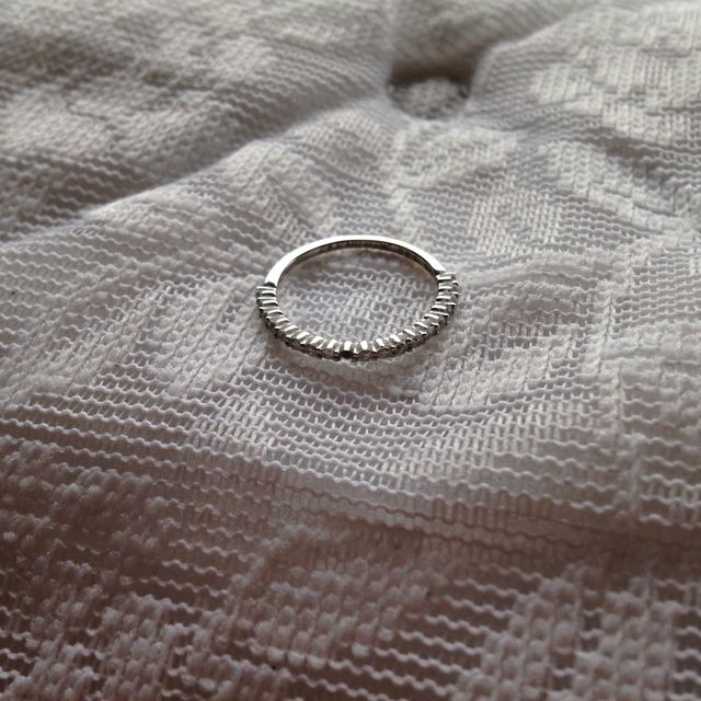 【サマンサティアラブライダル(Samantha Tiara Bridal)の口コミ】 婚約指輪を気に入っていたので同じブランドで探していたから。また、指輪…